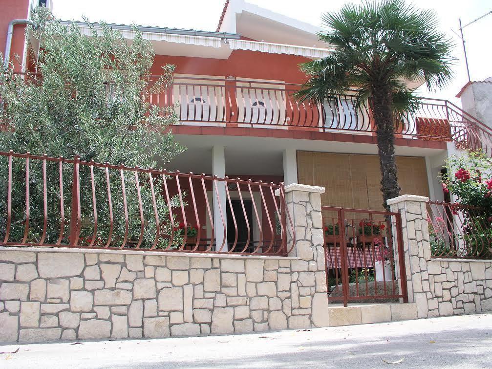Apartments Salamun Biograd Na Moru Quarto foto
